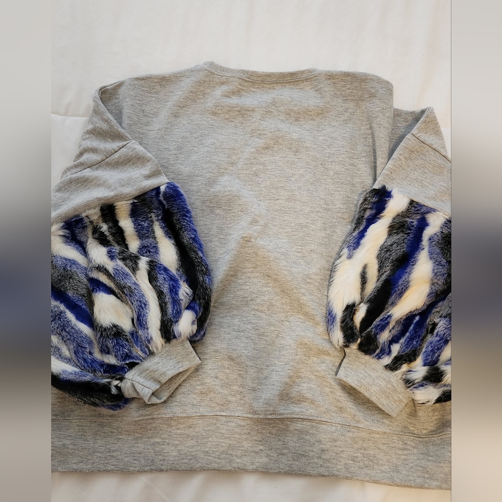 ZARA Fur Sleeve Sweatshirt Size S